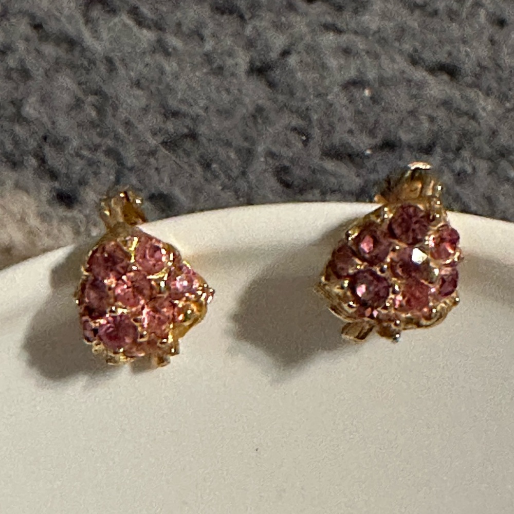Vintage Elegant Gold and Pink Crystal Strawberry 🍓 Clip-on Earrings